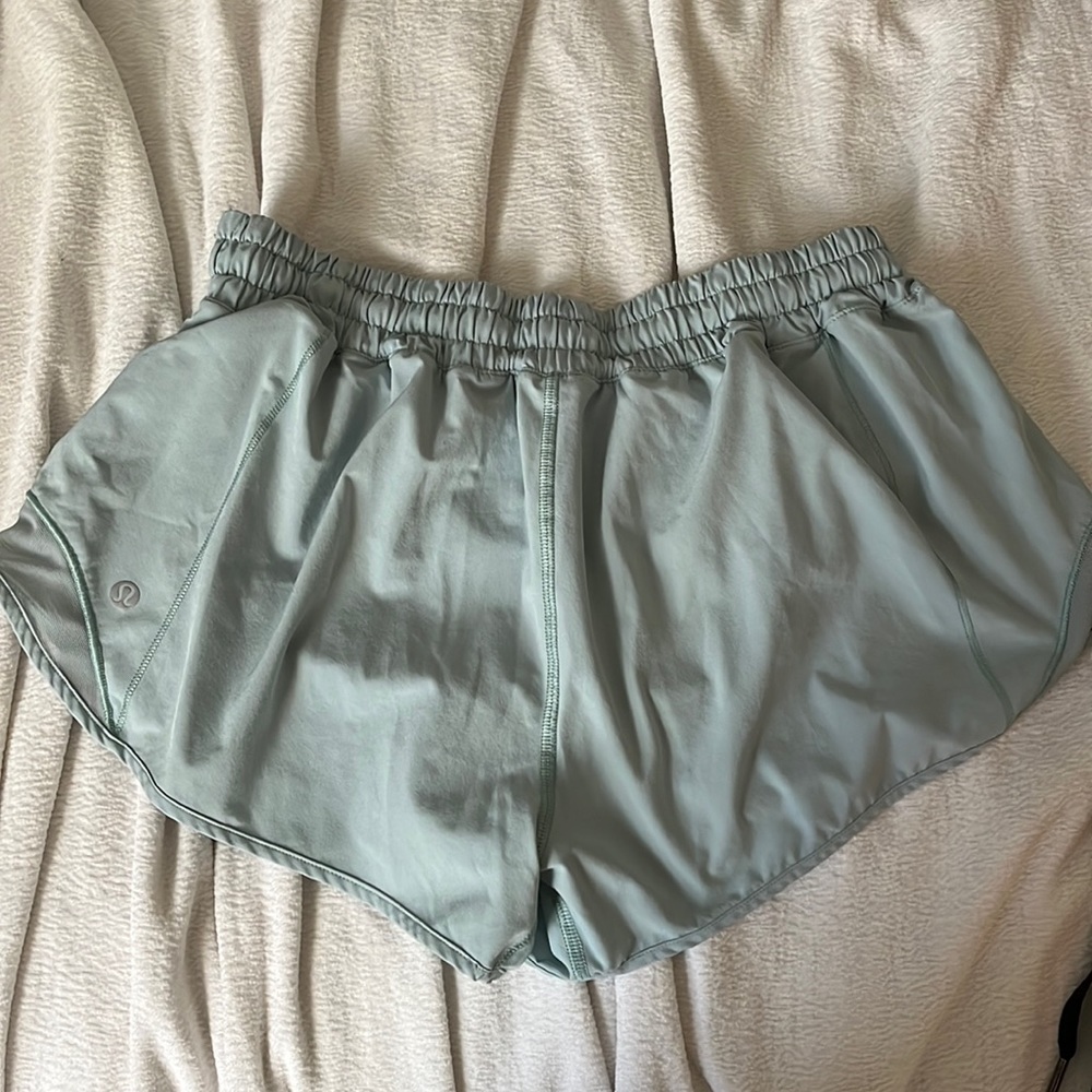 Lululemon 2.5 inch hotty hot shorts